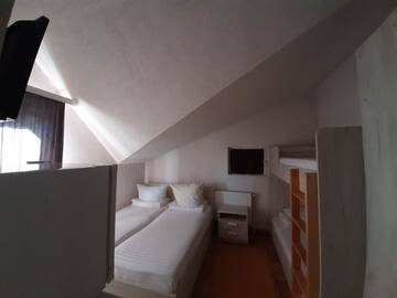 Фотографии Гостевой дом Pensiunea Alpina Casi & Spa г. Пэлтиниш (Румыния) №4 Фото Гостевой дом Pensiunea Alpina Casi & Spa г. Пэлтиниш 4